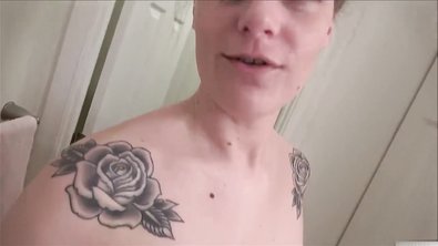 Полная татуированная студентка с огромными буферами нарушила табу со своим братом