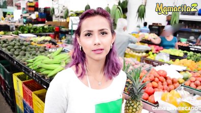 Сисястую латинскую продавщицу овощей за деньги раскрутили на секс перед камерой